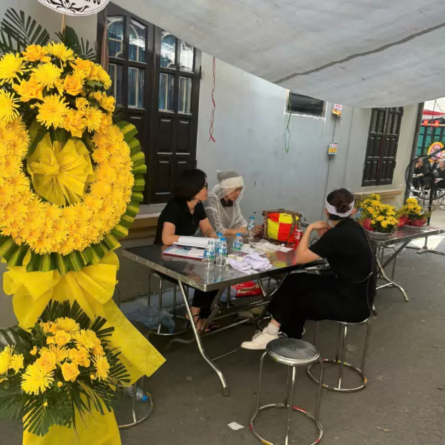 Hình ảnh hoa giao hàng thực tế