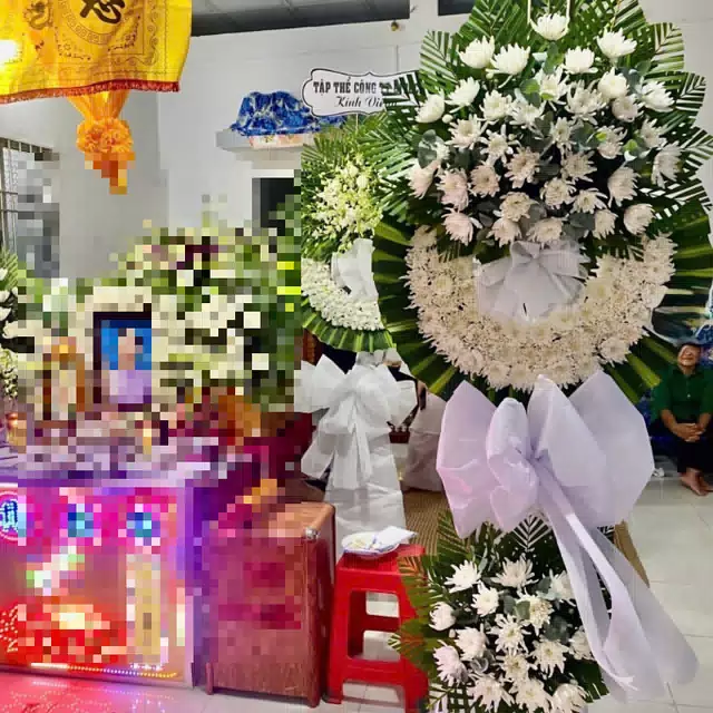 Hình ảnh hoa giao hàng thực tế