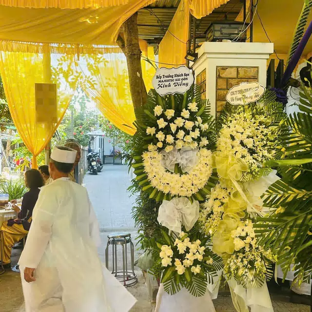Hình ảnh hoa giao hàng thực tế