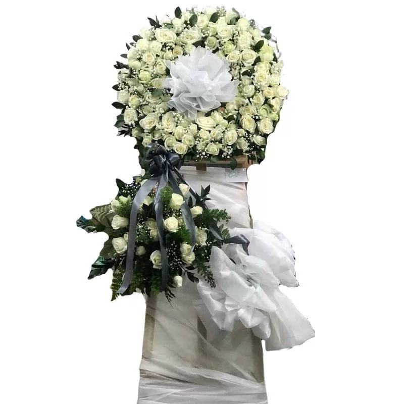 Vòng hoa viếng hoa hồng trắng